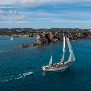 vacanza in barca a vela Sardegna Sud Ovest - Sant'Antioco Carloforte Calasetta, crociera in barca a vele nel Sud Sardegna, noleggio barcha a vela con skipper, escursioni ed eventi in barca a vela e a motore, escursioni a Carloforte, escursioni a Sant'Antioco, eventi in barca in Sardegna, gita in barca con skipper in Sardegna, gite in barca in Sardegna, escursioni in barca a Carloforte